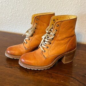 Frye Sabrina 6G Lace Up Boots